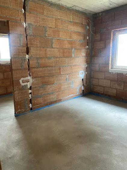 Zona Braytim, BLOC NOU, apartament 3 camere decomandat, etaj 1, 70 mp utili, pre? 2100 euro mp - 5