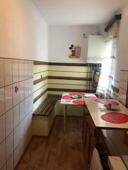 Apartament cu 3 camere semidecomandat în Telecabinei