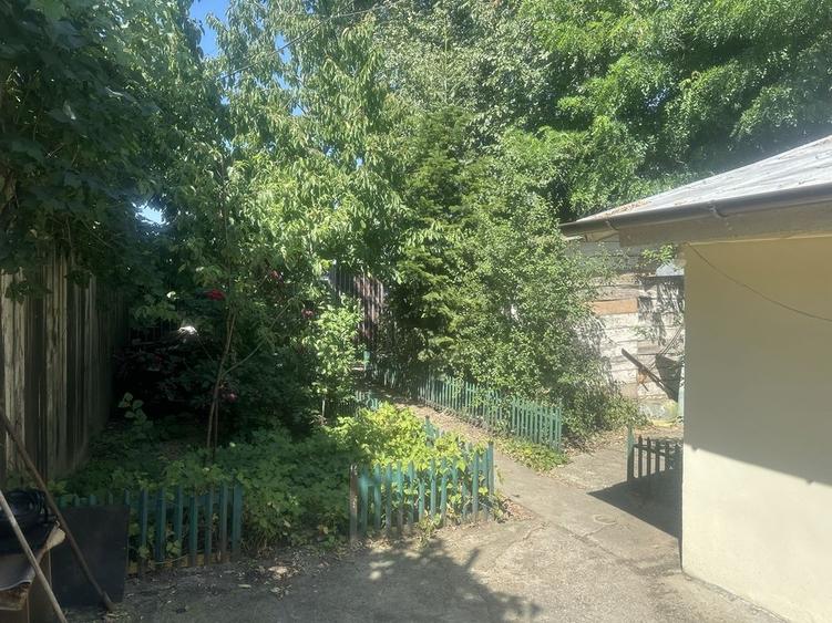 Casă cu 4 camere cu Teren 350 Mp în Colentina