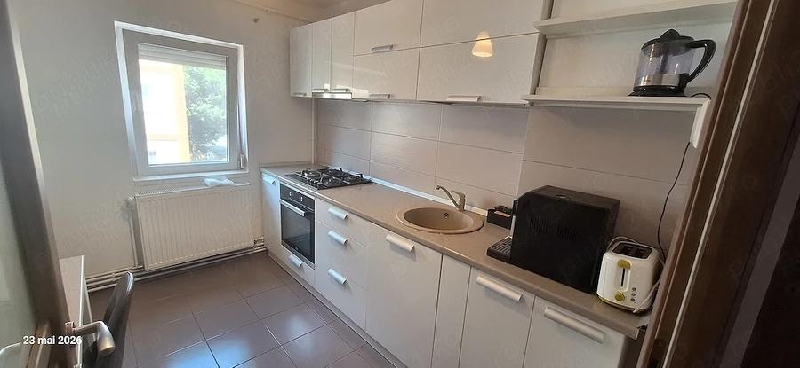 Apartament cu 3 camere semidecomandat, mobilat în Kiriac