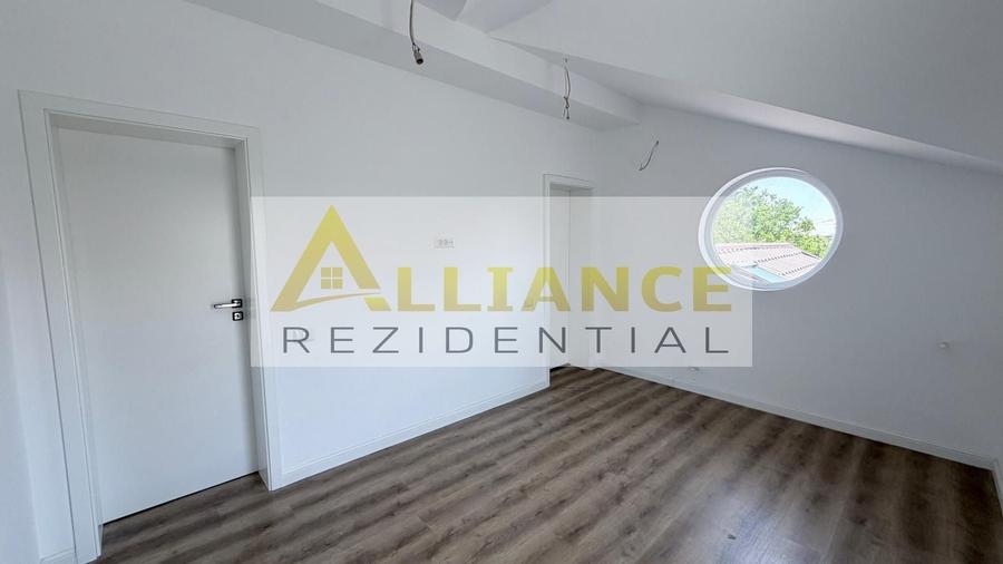 Casă individuală cu 6 camere cu Canalizare în Berceni