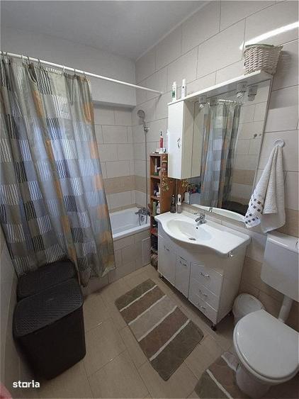 Apartament cu 3 camere decomandat în Tăuți