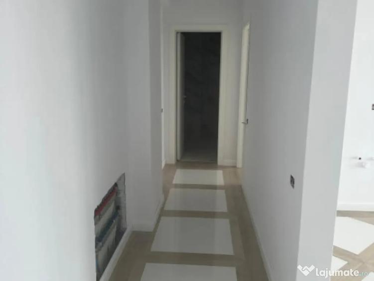 Apartament cu 2 camere decomandat în Tomis Plus