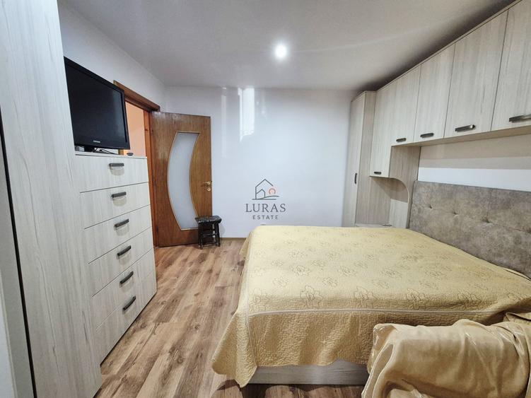 Apartament cu 3 camere decomandat, mobilat în Dacia