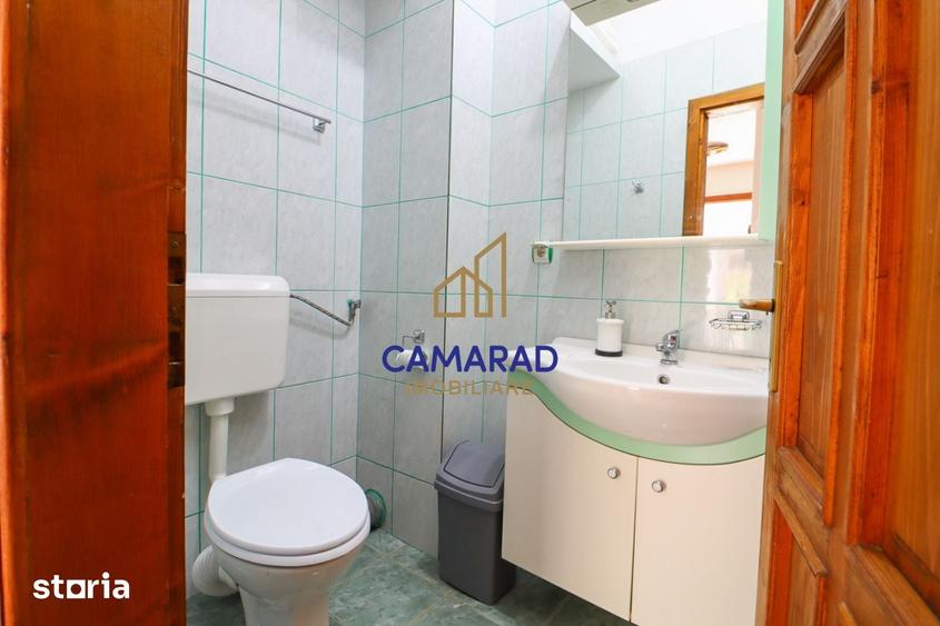 Casă cu 9 camere cu Teren 50 Mp în Tei