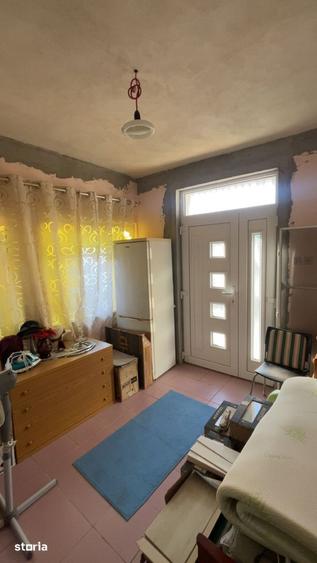 Casă cu 3 camere cu Canalizare în Unirea