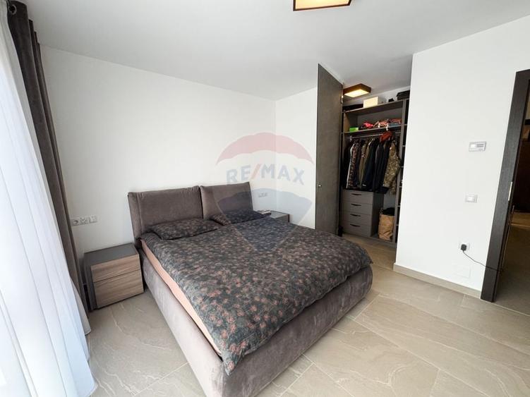 Duplex cu 4 camere cu Canalizare în Dezmir