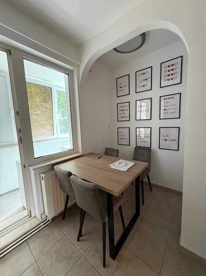 Apartament cu 3 camere decomandat în Dealul Cetății