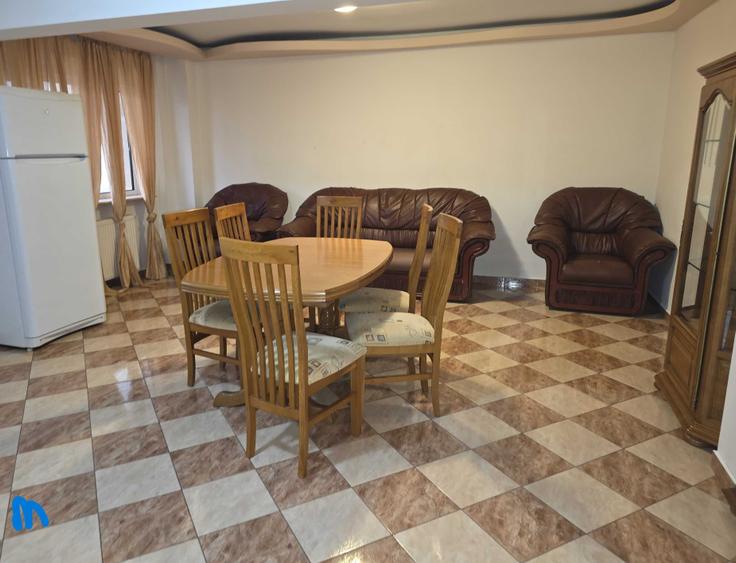 Apartament cu 3 camere decomandat, mobilat în Găvana