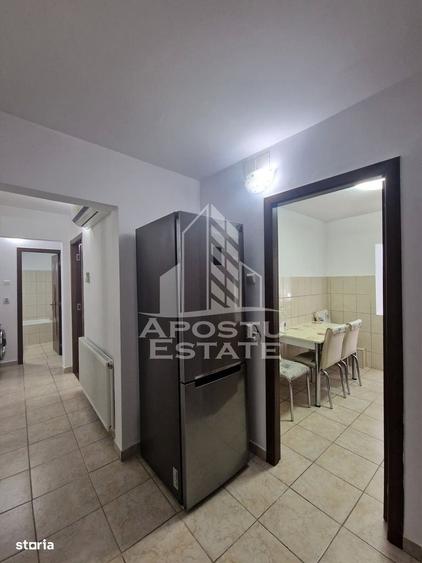 Apartament cu 3 camere, mobilat în Central
