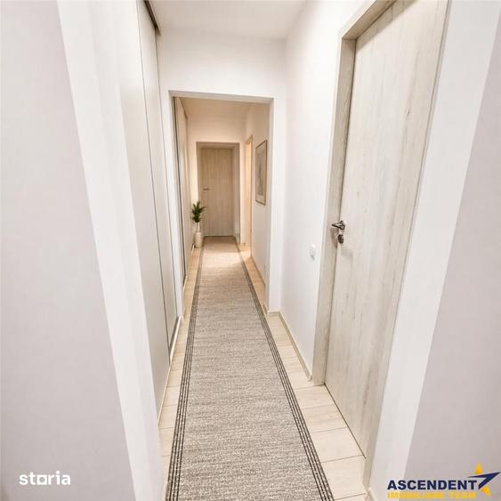 Apartament cu 3 camere decomandat în Tractorul