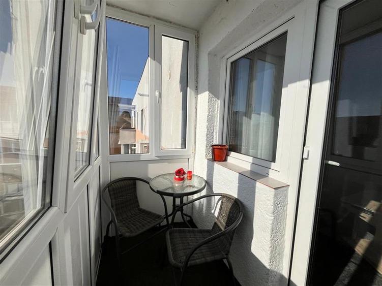 Apartament cu 2 camere semidecomandat, mobilat în Central