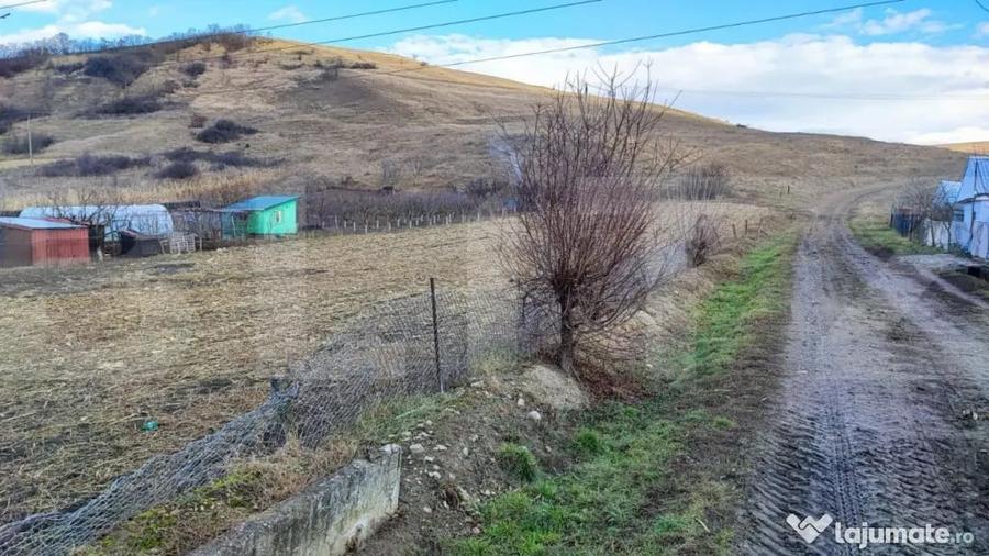 Teren intravilan 1864 mp, cu casa veche, utilitati, Apahida - 1