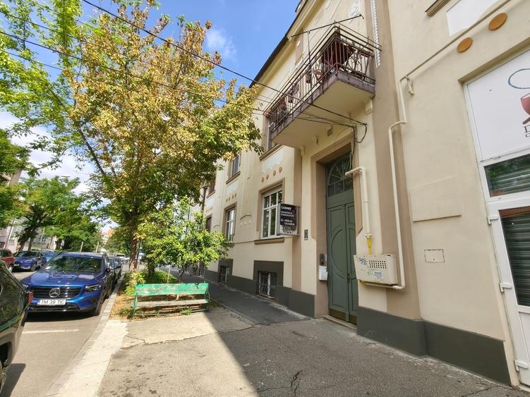 Apartament cu 3 camere semidecomandat în Elisabetin