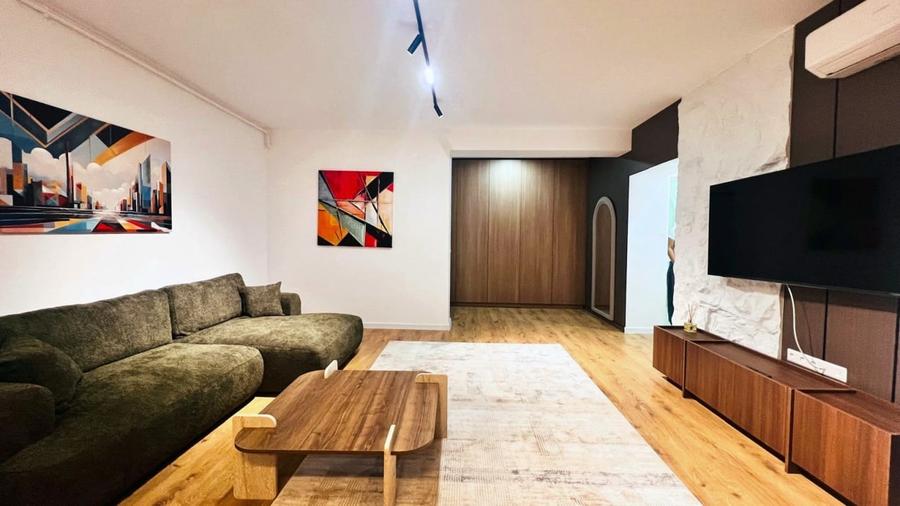 Apartament cu 2 camere semidecomandat, mobilat în Pipera