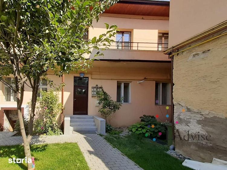 Apartament cu 3 camere semidecomandat în Centrul Istoric