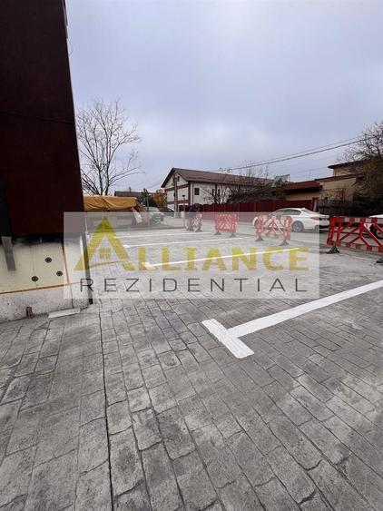 Casă individuală cu 3 camere decomandat cu Canalizare în Central