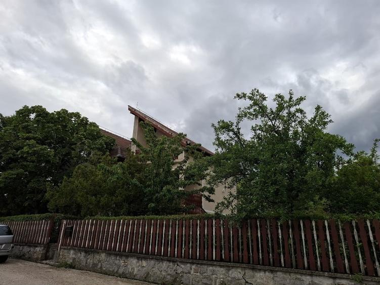 Casă individuală cu 2 camere cu Canalizare în Dealuri Oradea