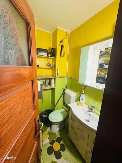 Apartament cu 4 camere semidecomandat în Nufărul