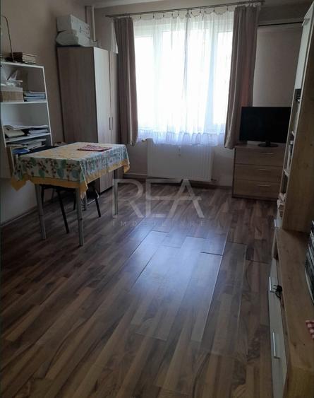 Apartament cu 3 camere decomandat, mobilat în Drumul Taberei