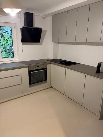 Apartament cu 4 camere decomandat, mobilat în Floreasca