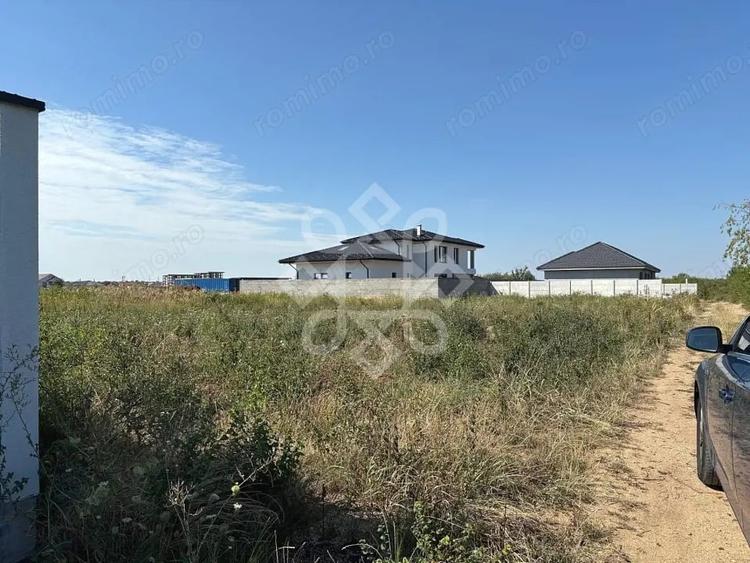 Teren de 377 mp, în Nufărul