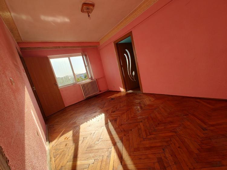 Apartament cu 2 camere semidecomandat în 1 Mai