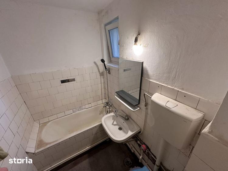 Apartament cu 3 camere, mobilat în Calea București