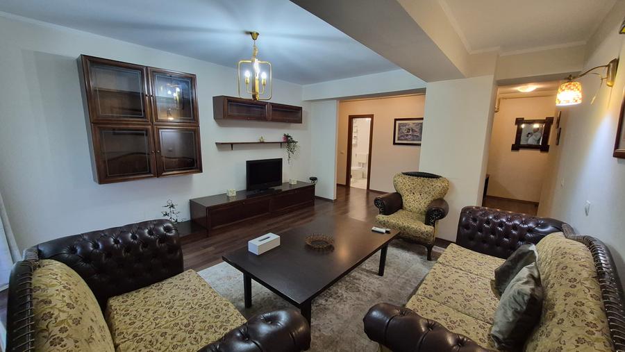 Apartament cu 3 camere decomandat în Herăstrău
