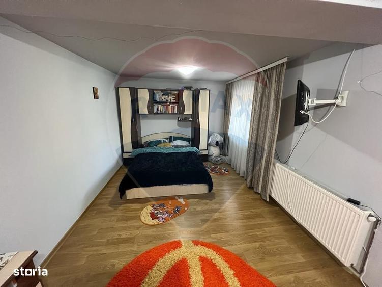 Casă cu 4 camere cu Teren 899 Mp în Grebănu