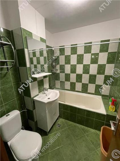 Apartament cu 3 camere decomandat, mobilat în Vasile Aaron