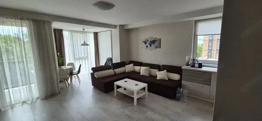Apartament cu 2 camere semidecomandat în Soarelui