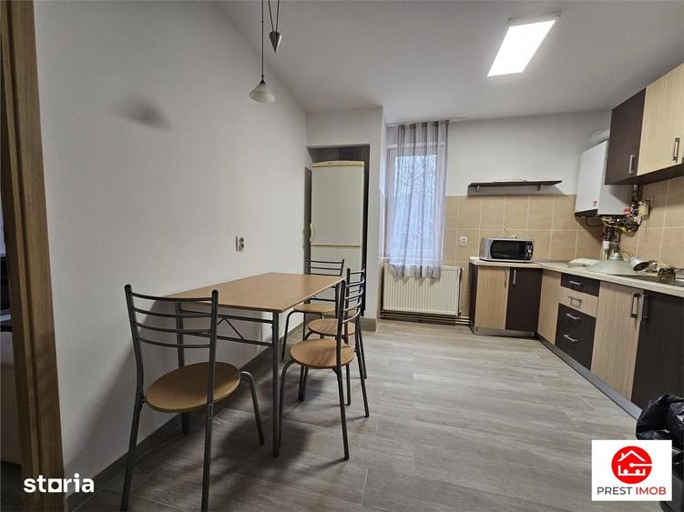 Apartament cu 2 camere semidecomandat în 22 Decembrie 1989