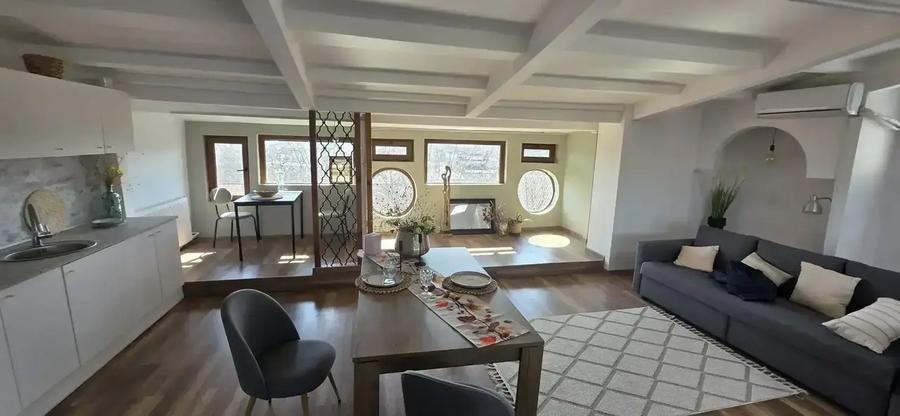 Apartament cu 4 camere decomandat, mobilat în Iancu Nicolae