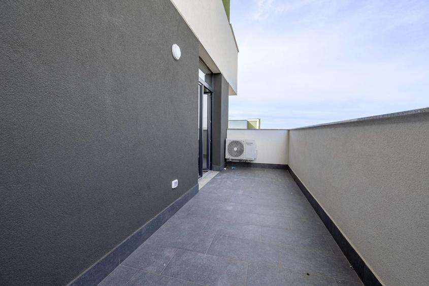 Apartament cu 2 camere decomandat în Torontalului