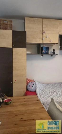 Apartament cu 4 camere semidecomandat în Tomis Nord