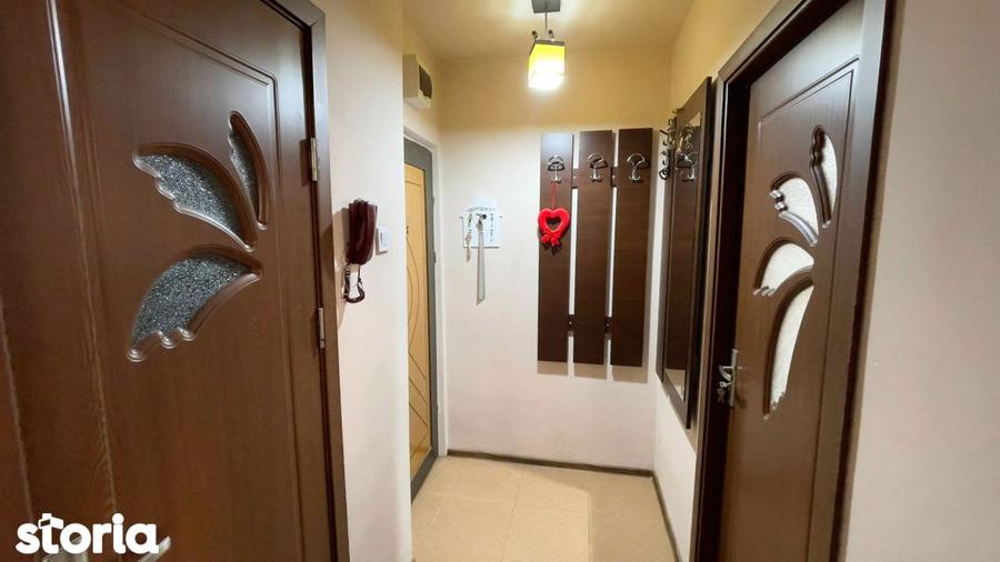 Apartament cu 2 camere, mobilat în Central