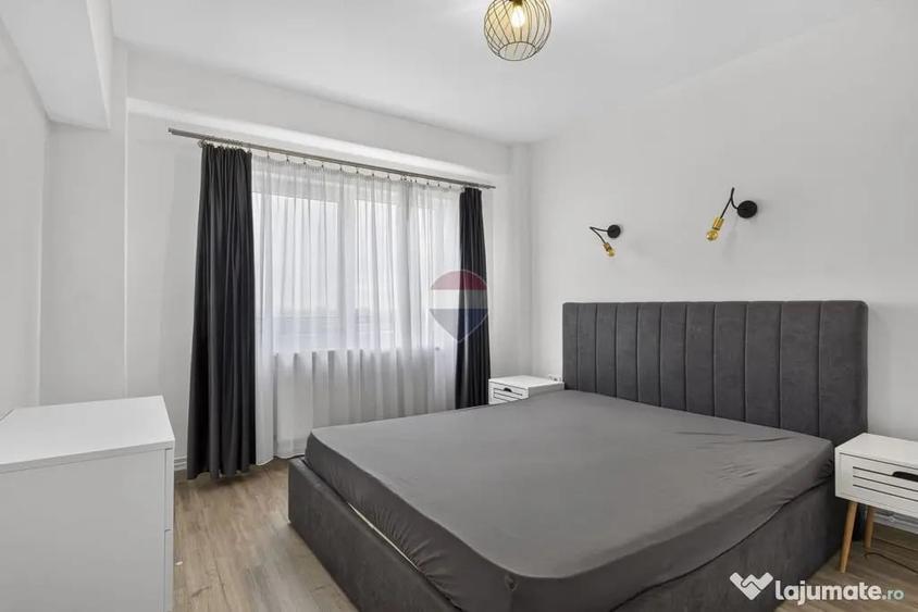 Apartament cu 4 camere decomandat în Polivalentă
