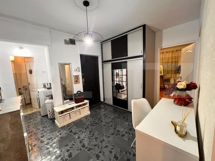 Apartament cu 4 camere decomandat, mobilat în Hunedoara