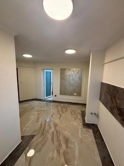 Garsonieră decomandată în Rogerius