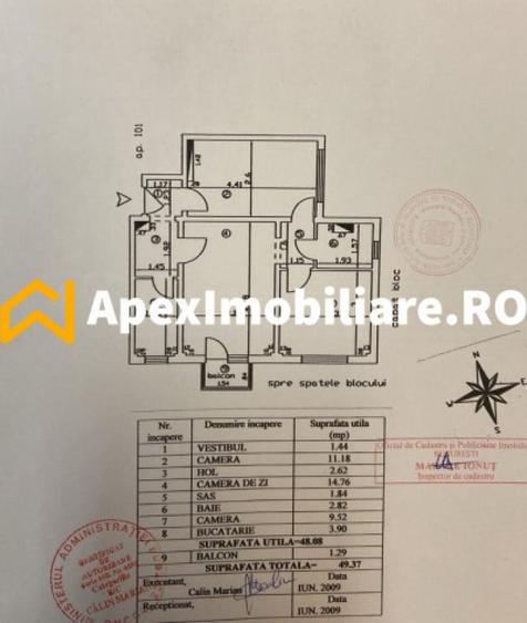 Apartament cu 3 camere semidecomandat în Berceni