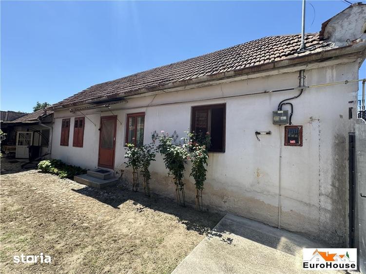 Casă cu 4 camere cu Teren 569 Mp în Central