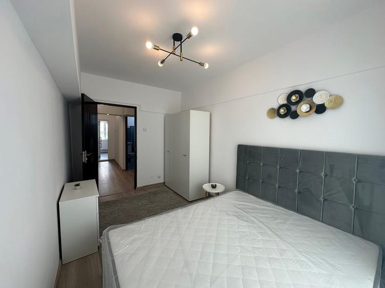 Apartament cu 4 camere decomandat, mobilat în Dacia