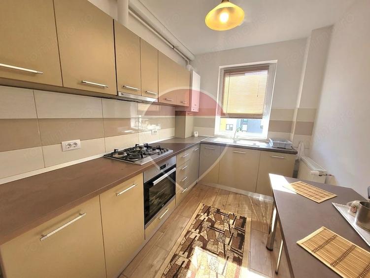 Apartament cu 2 camere decomandat în Tractorul