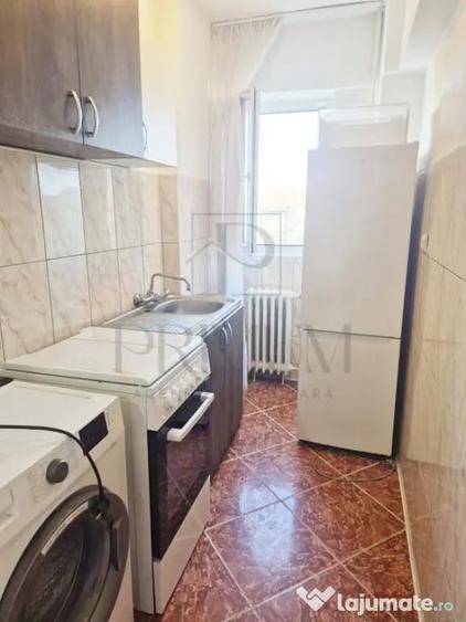 Garsonieră decomandată în Soarelui