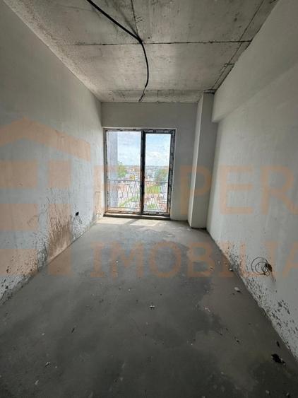 Apartament cu 2 camere decomandat în Far