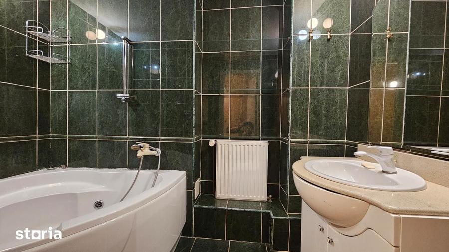 Apartament cu 3 camere în Centrul Civic