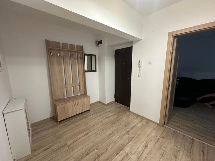 Apartament cu 3 camere decomandat în Drumul Taberei