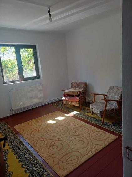 Casă cu 2 camere în Lelești