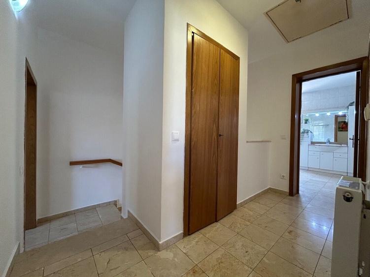 Duplex cu 5 camere cu Canalizare în Iancu Nicolae